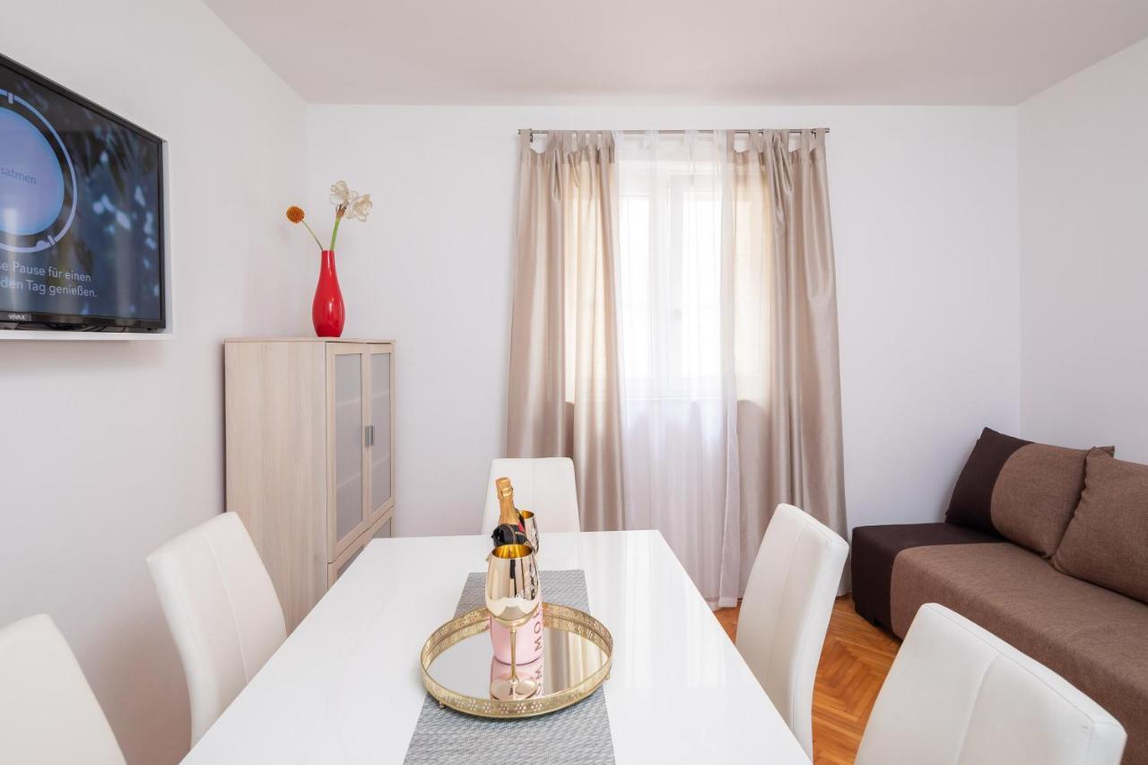 Seaside Apartment Blue Dugi Rat Exterior photo